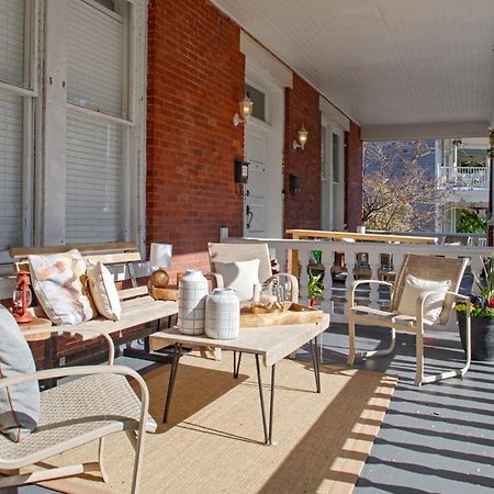 2 Bedroom Renovated Townhouse In Downtown サバンナ エクステリア 写真