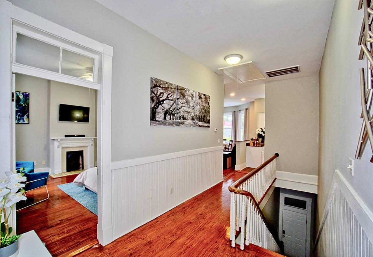 2 Bedroom Renovated Townhouse In Downtown サバンナ エクステリア 写真