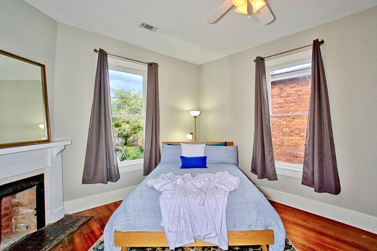 2 Bedroom Renovated Townhouse In Downtown サバンナ エクステリア 写真