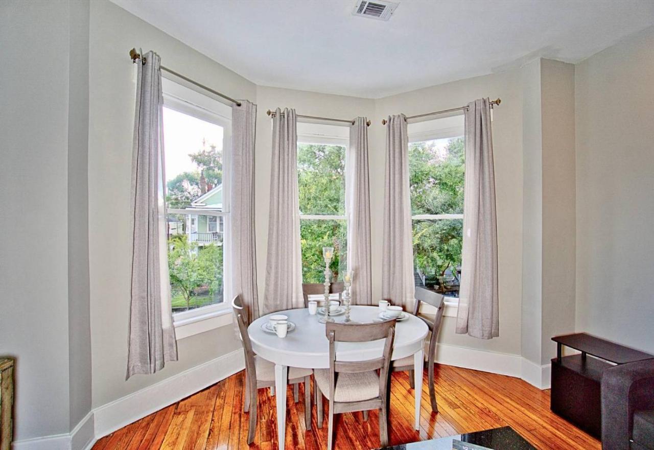 2 Bedroom Renovated Townhouse In Downtown サバンナ エクステリア 写真
