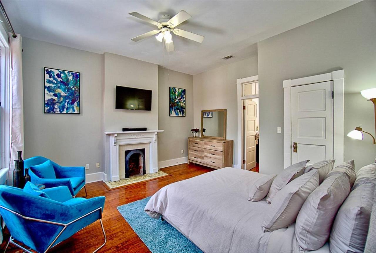 2 Bedroom Renovated Townhouse In Downtown サバンナ エクステリア 写真
